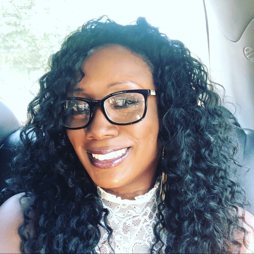 Meet your Posher, Ebony